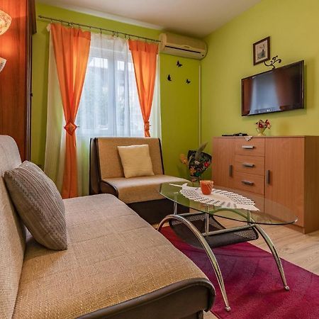 Nice Apartment In Premantura With Wifi מראה חיצוני תמונה