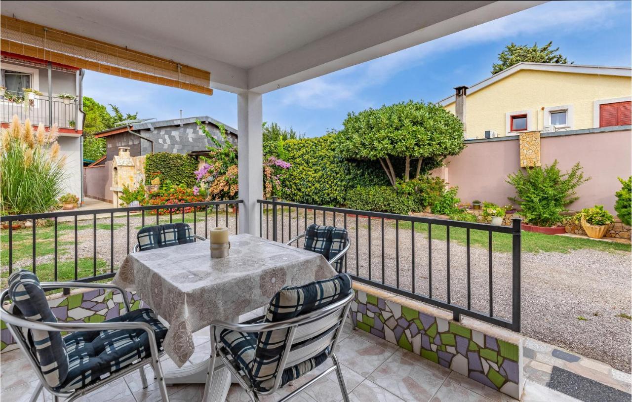 Nice Apartment In Premantura With Wifi מראה חיצוני תמונה
